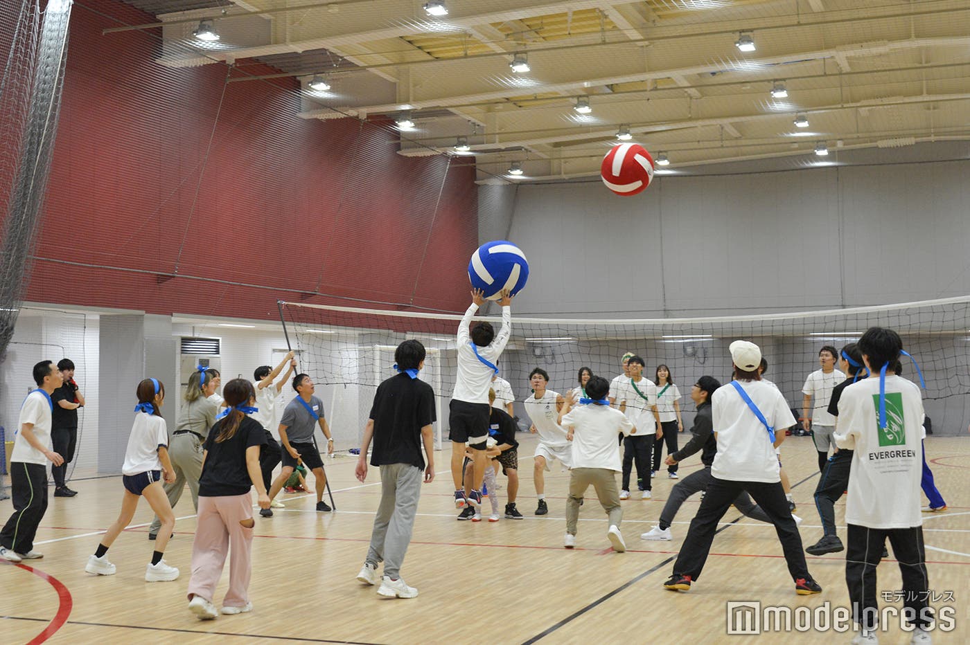 ジャイアントバレーボール(C)モデルプレス