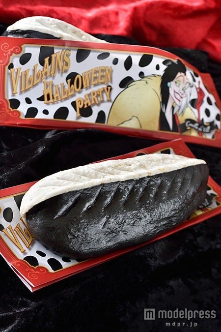 ツートーンギョウザドッグ1個¥550/店舗:リフレッシュメント・ステーション(東京ディズニーシー)※2015年9月8日販売開始(C)Disney