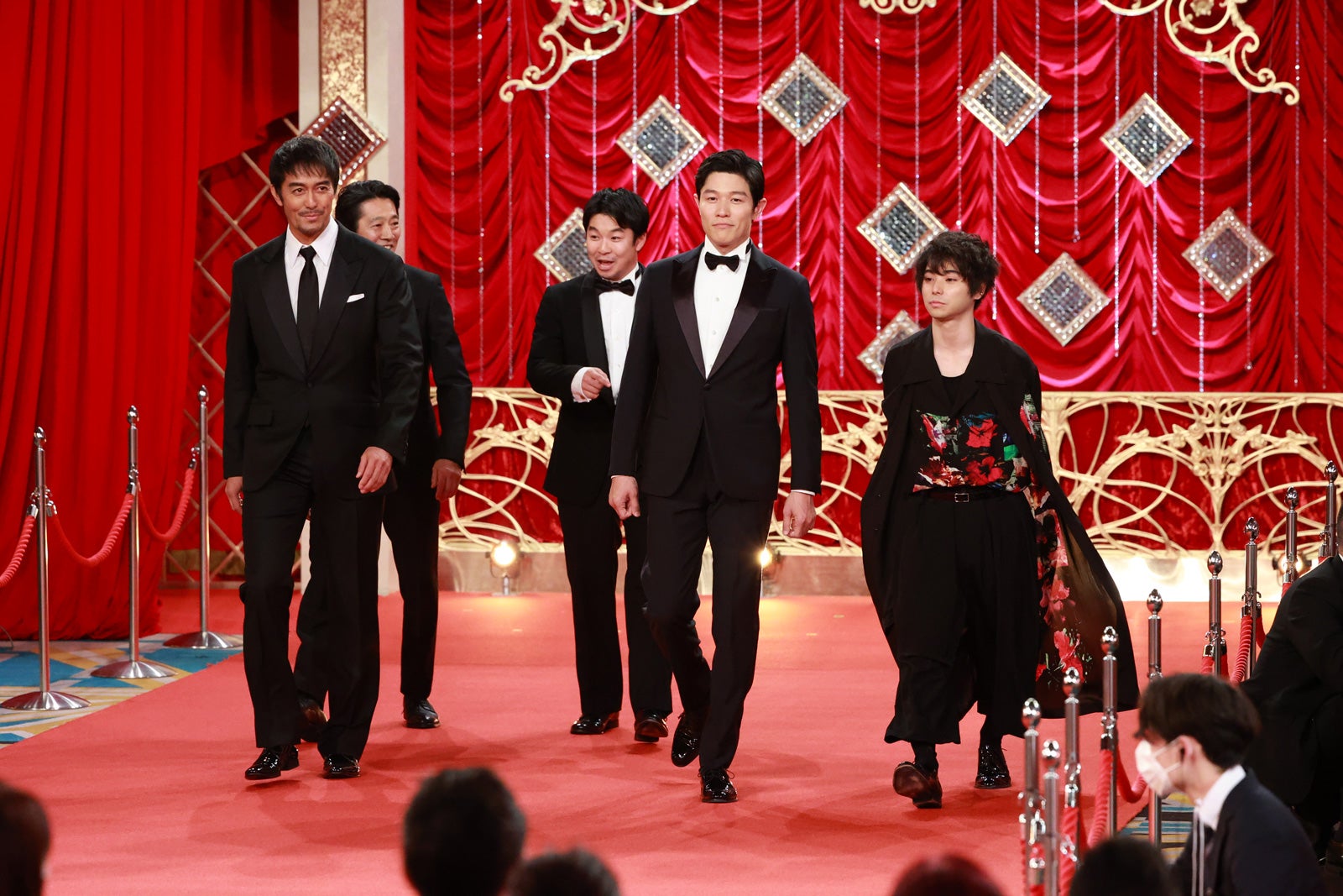 阿部寛、堤真一、仲野太賀、鈴木亮平、村上虹郎（C）東京写真記者協会