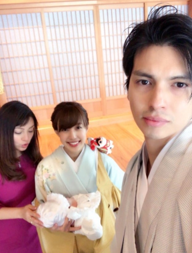 アレクの妹・タマラも合流した4ショットも公開／アレクサンダーオフィシャルブログ（Ameba）より