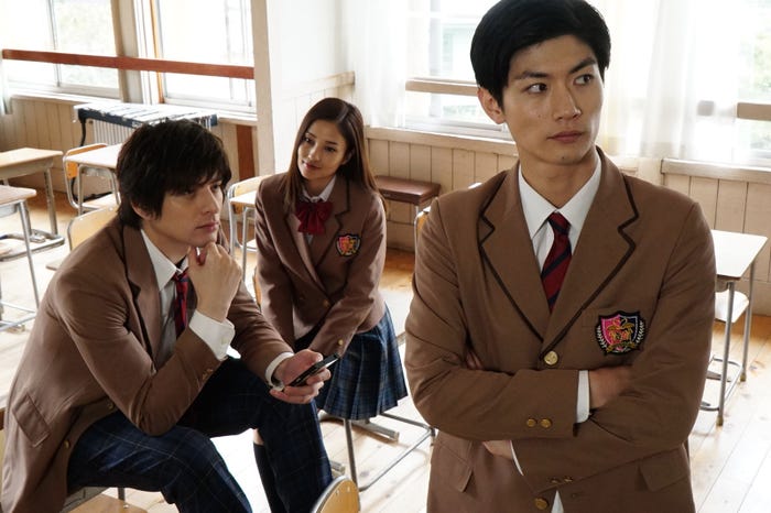 城田優、黒木メイサ、三浦春馬/「オトナ高校」第5話より(C)テレビ朝日