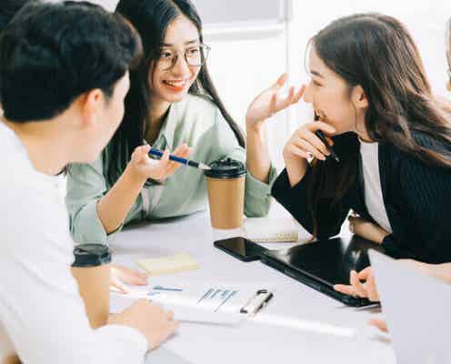 人に好かれる人の特徴5選|今日からできる好かれる行動とは?