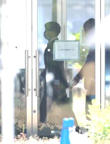 元広島 羽月隆太郎被告の初公判 傍聴の抽選に300人超が並ぶ 多数の報道陣も 2月に球団は契約解除