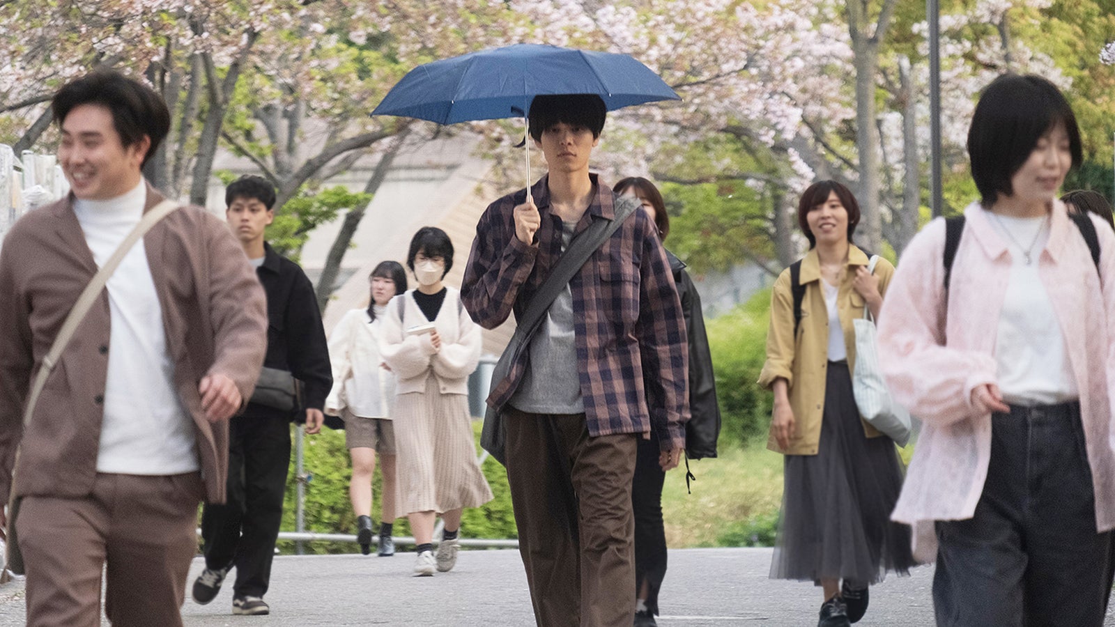 今日の空が一番好き、とまだ言えない僕は（C）2025「今日の空が一番好き、とまだ言えない僕は」製作委員会