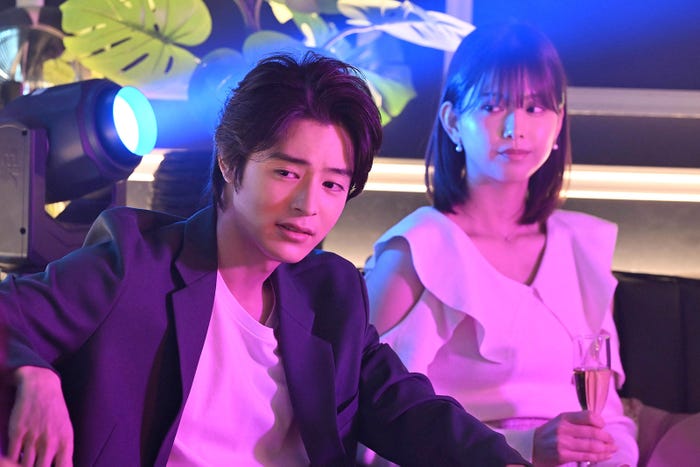 塩野瑛久、渡邉理佐「ブラックファミリア~新堂家の復讐~」第7話より(C)読売テレビ