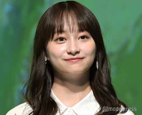 影山優佳、プリーツミニスカから美脚スラリ 私服参考にした人気女優明かす