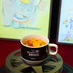 彩り野菜のガスパチョ税込990円(C)Disney