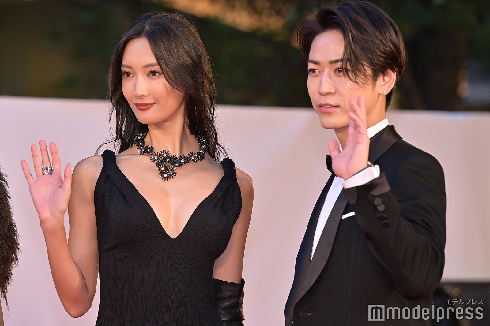 菜々緒、亀梨和也（C）モデルプレス