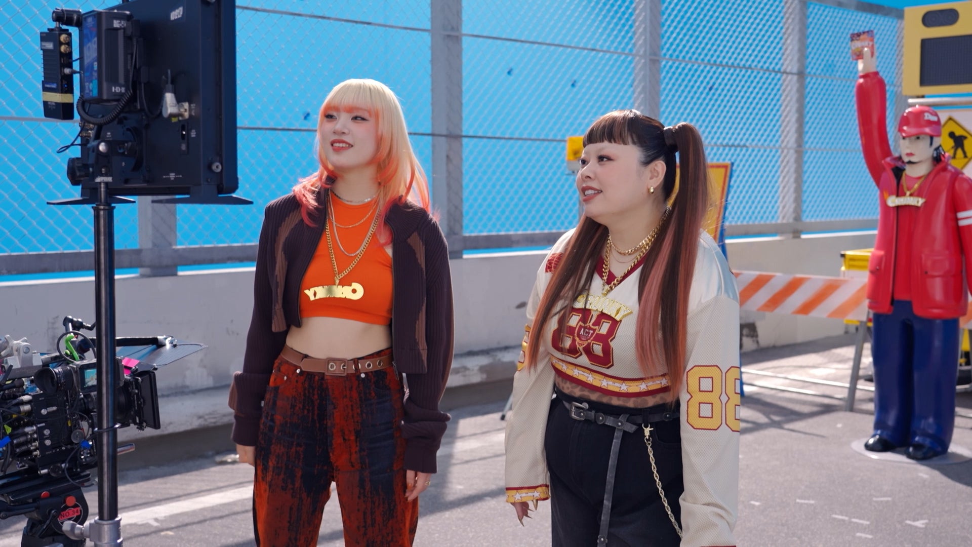 MAHINA、渡辺直美「クランキー」新TVCM「チョコサクサァァーク」篇メイキング（提供写真）