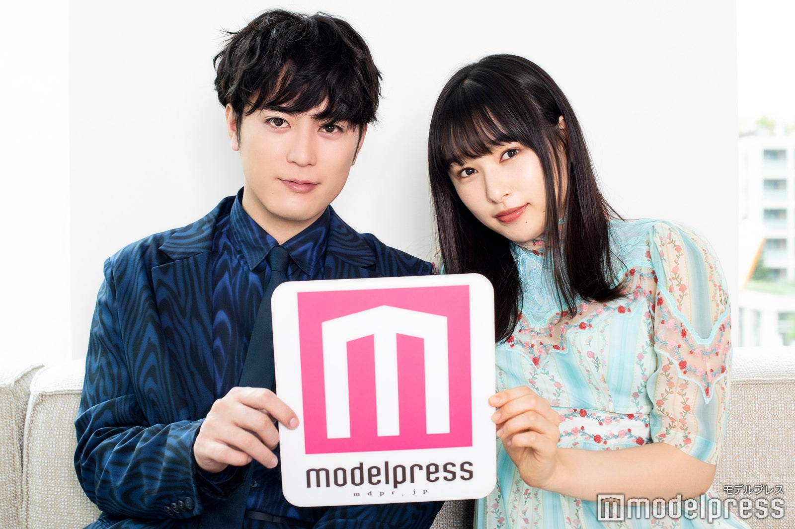 間宮祥太朗、桜井日奈子（C）モデルプレス