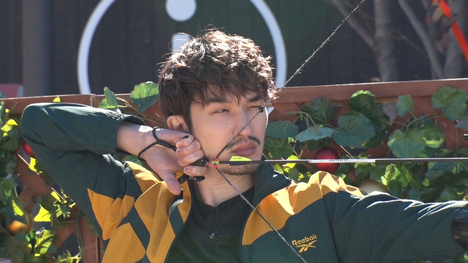 SixTONESジェシー、神業アーチェリーで奇跡起こす Aぇ! group佐野晶哉は憧れの先輩からのサプライズに感激