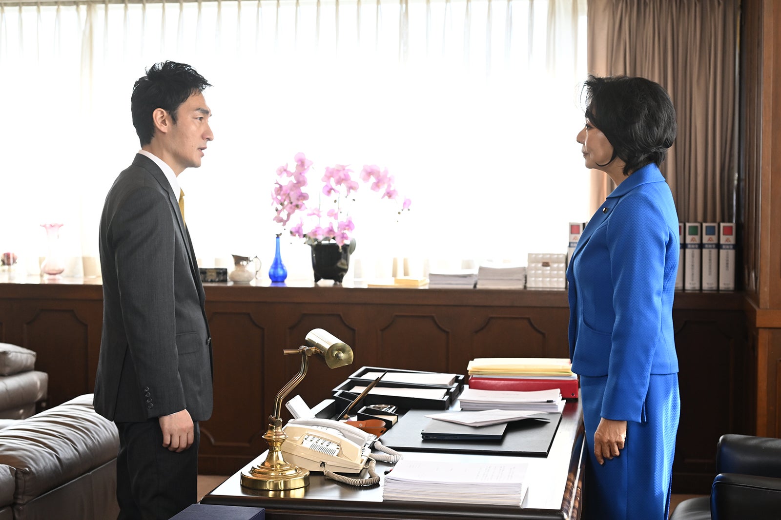 草なぎ剛、片平なぎさ 「罠の戦争」第7話より（C）カンテレ