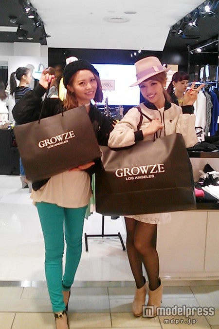 左から：村田莉、舟山久美子／「GROWZE」ルミネエスト新宿店