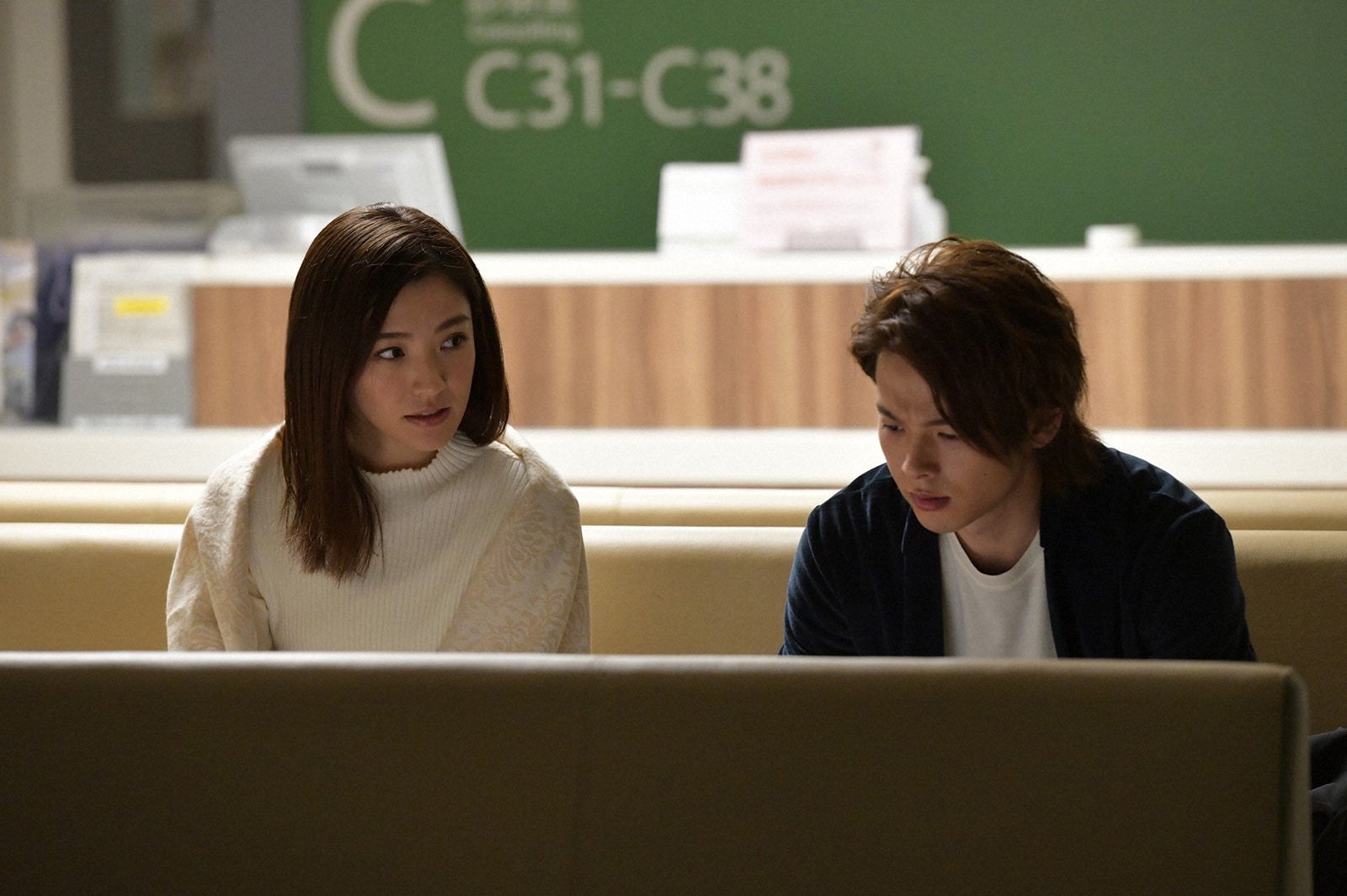 星野真里、中村倫也／「初めて恋をした日に読む話」第8話より（C）TBS