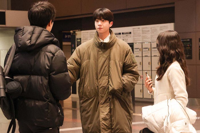 中川大志、チェ・ジョンヒョプ、二階堂ふみ「Eye Love You」第6話より(C)TBS/撮影:高橋裕子