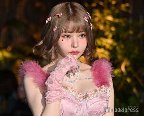 戦慄かなの、美デコルテからタトゥーチラリ ドーリーな雰囲気漂う圧巻オーラ<「LARME」10周年記念イベント>
