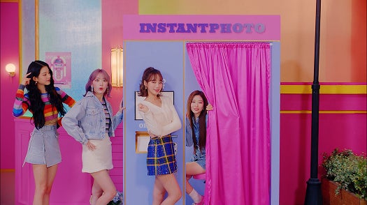 IZ*ONE「Beware」MVより（C）OFF THE RECORD