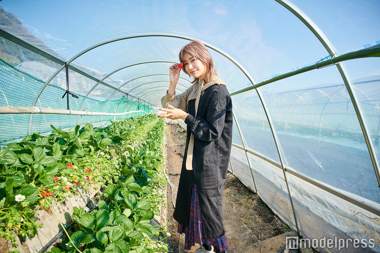 むじゃきな笑顔を見せるひなんちゅ（C）モデルプレス