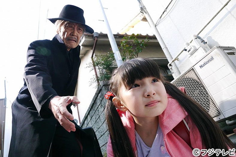 「面」に主演する鈴木梨央（右）