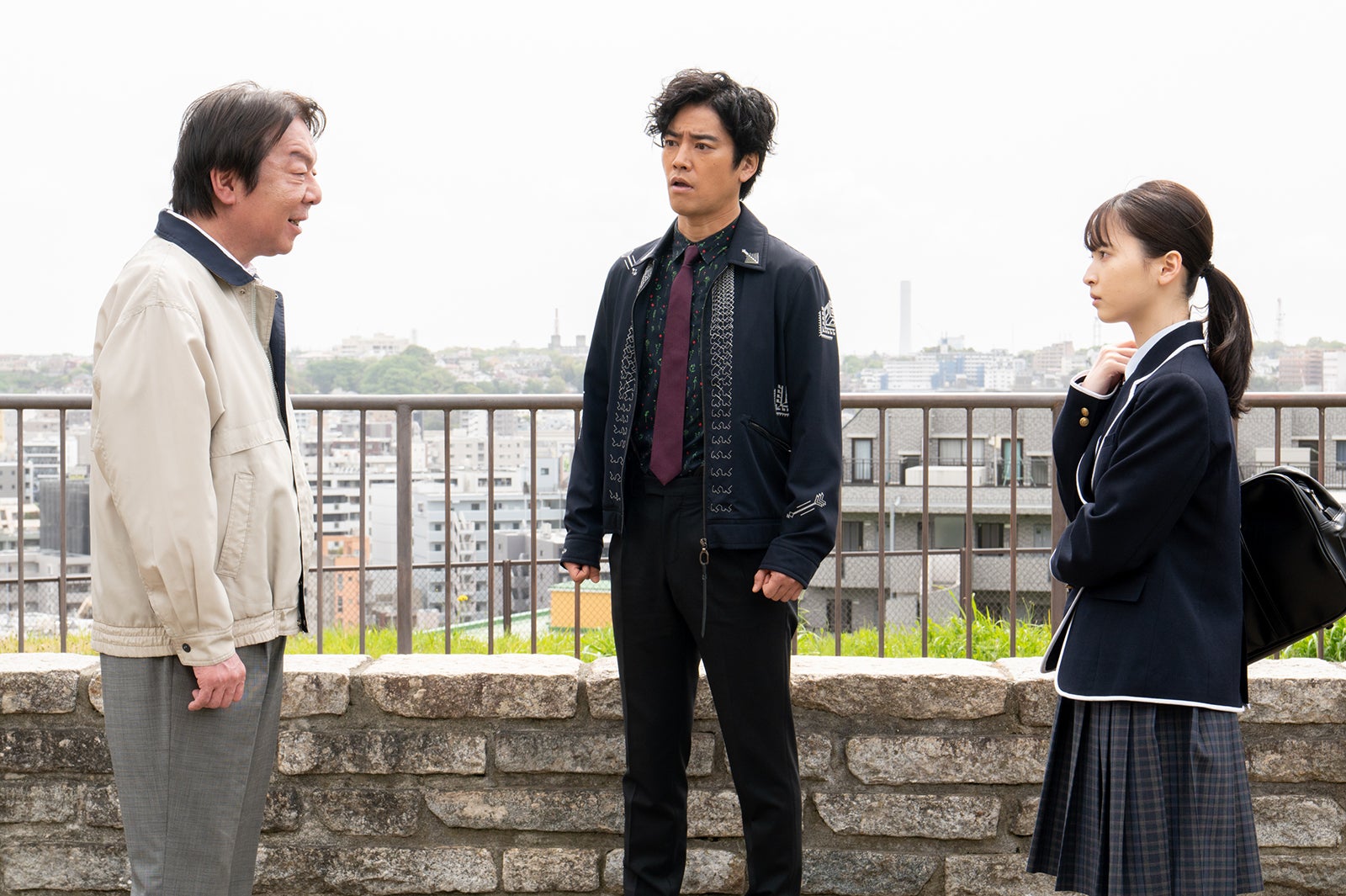 古田新太、桐谷健太、飯沼愛「ケイジとケンジ、時々ハンジ。」第4話より（C）テレビ朝日