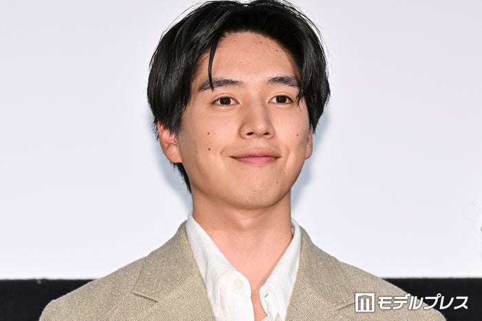 坂東龍汰、父親顔出し2ショット公開「お父さんイケメン」「そっくり」と反響