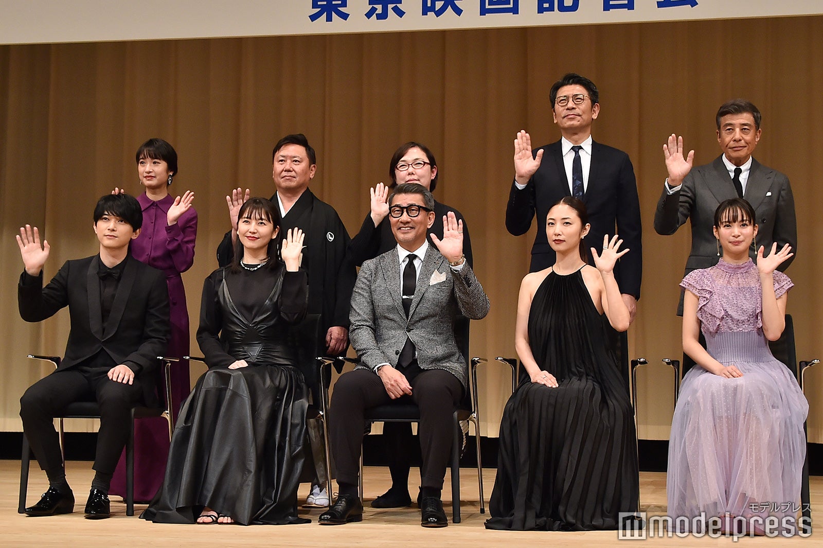 （下段）吉沢亮、長澤まさみ、中井貴一、MEGUMI、関水渚（上段）門脇麦、武内英樹監督、佐藤順子氏、高橋雅美氏、舘ひろし （C）モデルプレス