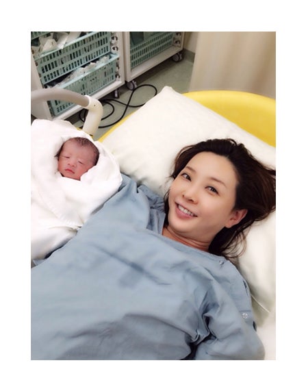 元「JJ」モデル、双子出産を発表