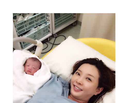 元「JJ」モデル、双子出産を発表