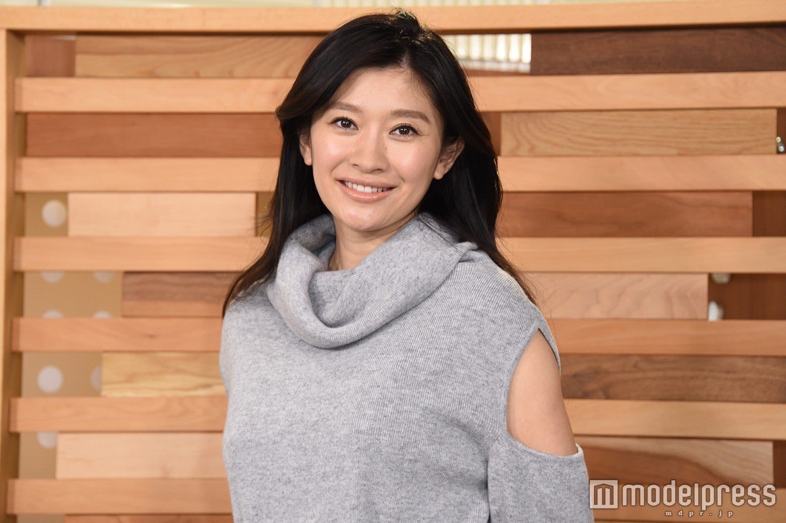 篠原涼子（C）モデルプレス