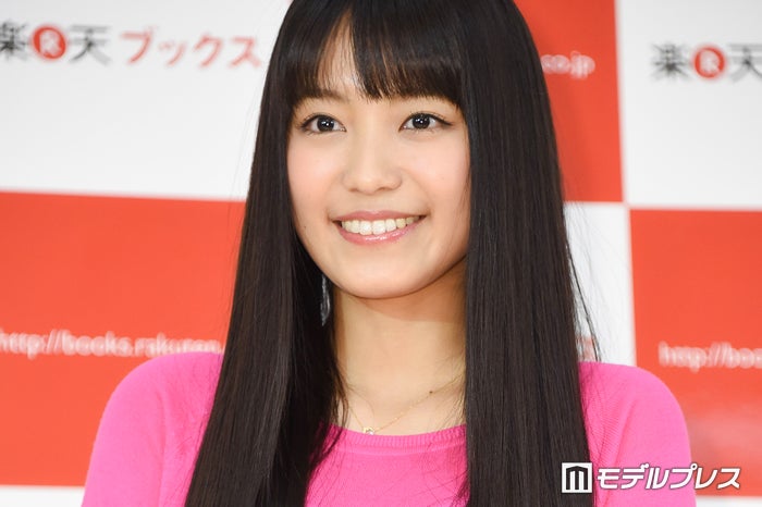 miwa、二の腕スラリのノースリ姿披露「オフ感が最高」「胸のセミの抜け殻は本物？」と反響