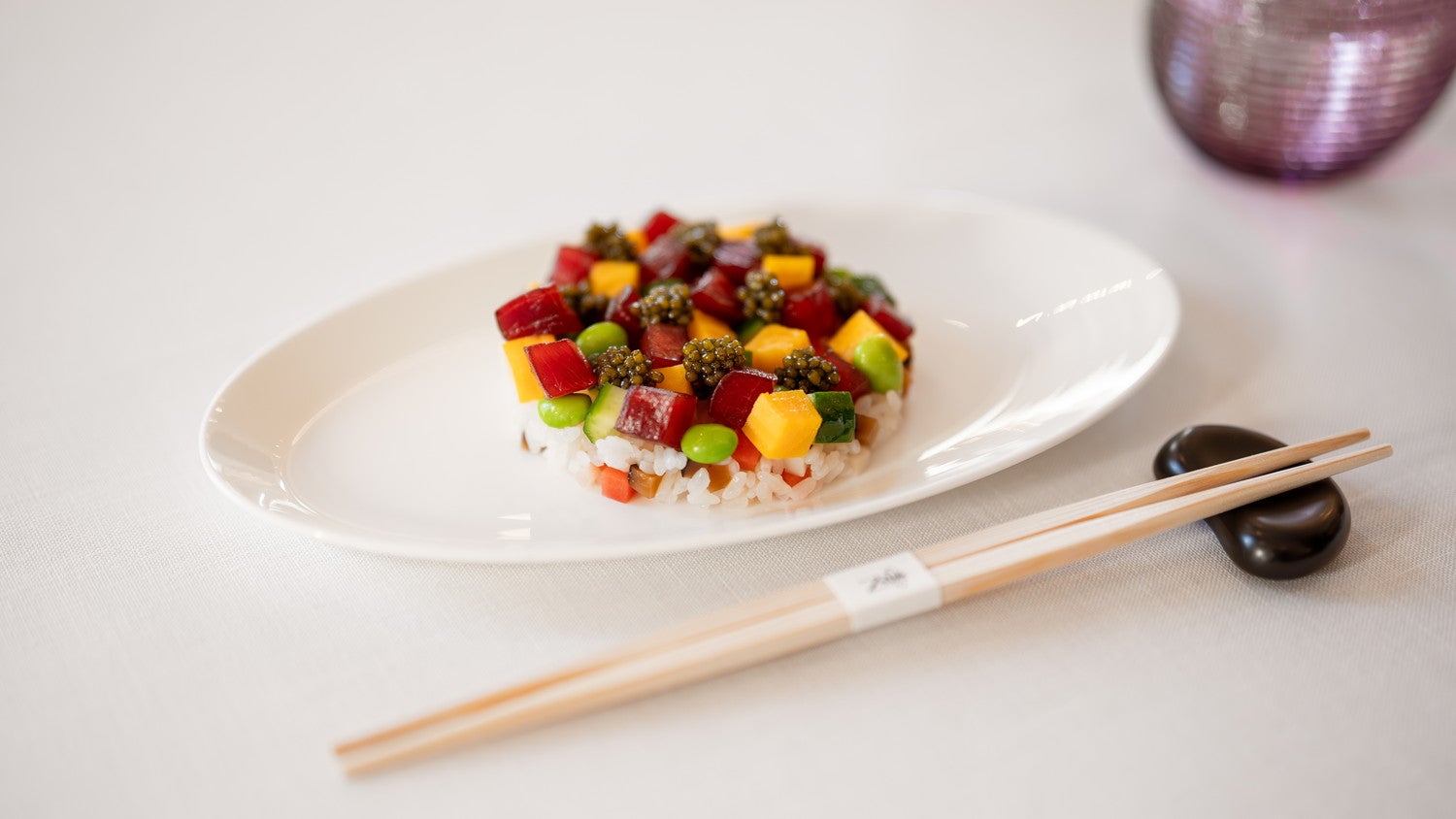 カタール航空、ビジネスクラス機内食にミシュラン店「NARISAWA」コラボメニューを導入　東京〜ドーハ線で