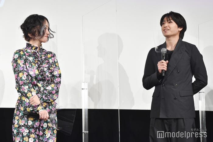黒木華、金子大地(C)モデルプレス