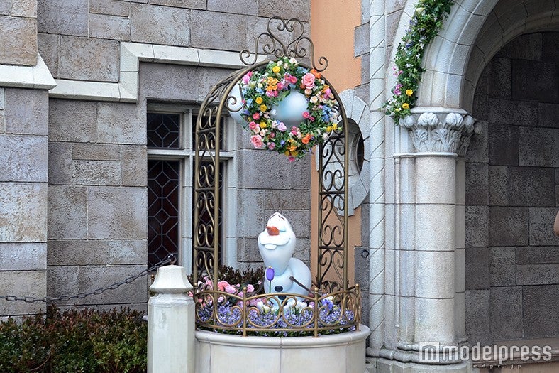 オラフのフォトスポット（C）モデルプレス