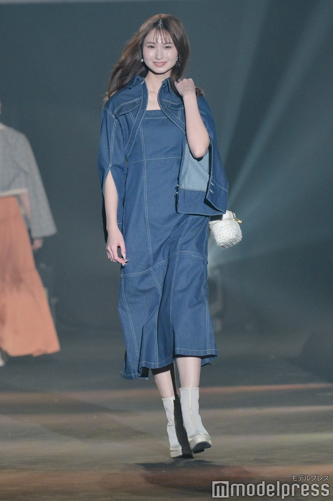 鈴木梨恩（C）モデルプレス