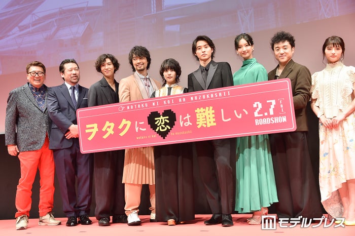 （左から）福田雄一監督、佐藤二朗、賀来賢人、斎藤工、高畑充希、山崎賢人、菜々緒、ムロツヨシ、若月佑美（C）モデルプレス