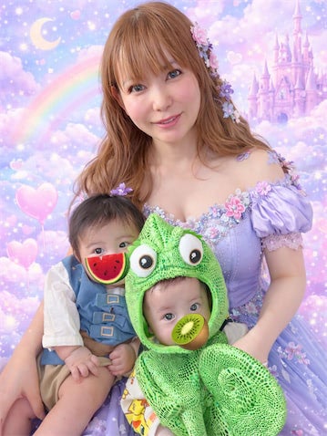 中川翔子、親子3人で“ラプンツェル”キャラに変身「これを着てファンタジースプリングス行くのが夢！」
