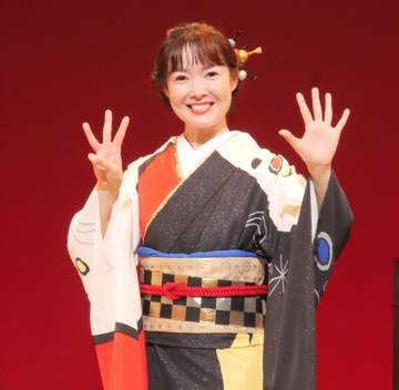 田川寿美 長男の成長に驚き 中2で身長173cm デビュー35周年公演で「緊張するんじゃないよ」と助言される
