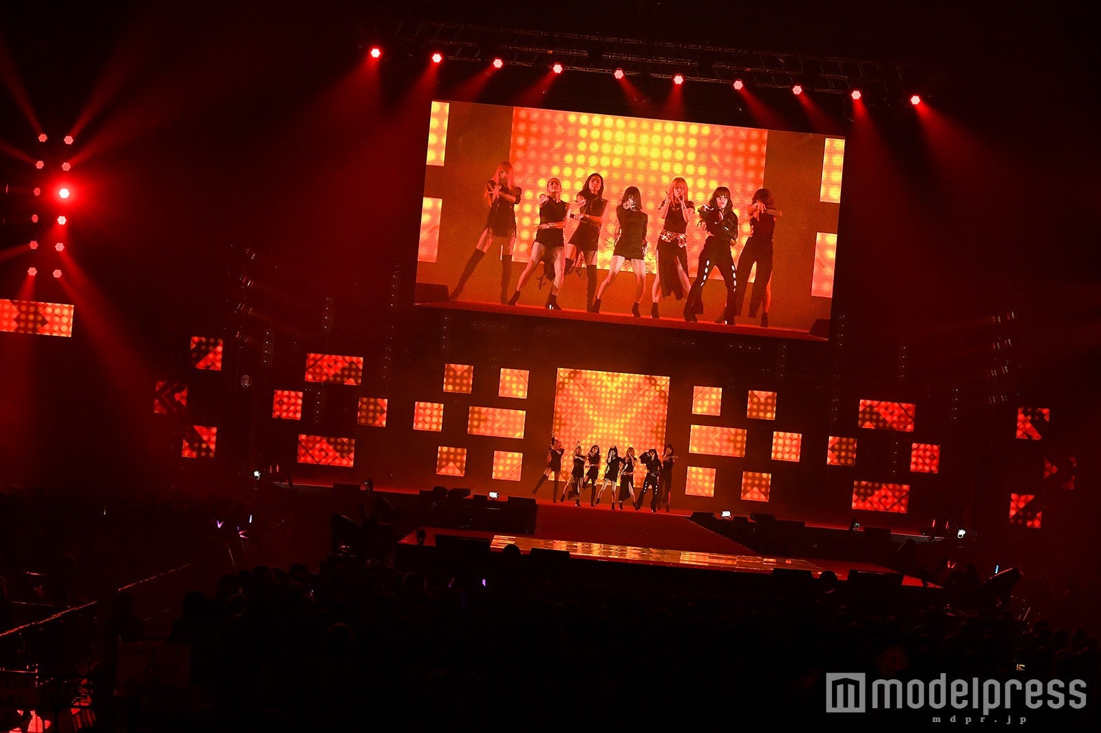 Happiness（C）モデルプレス