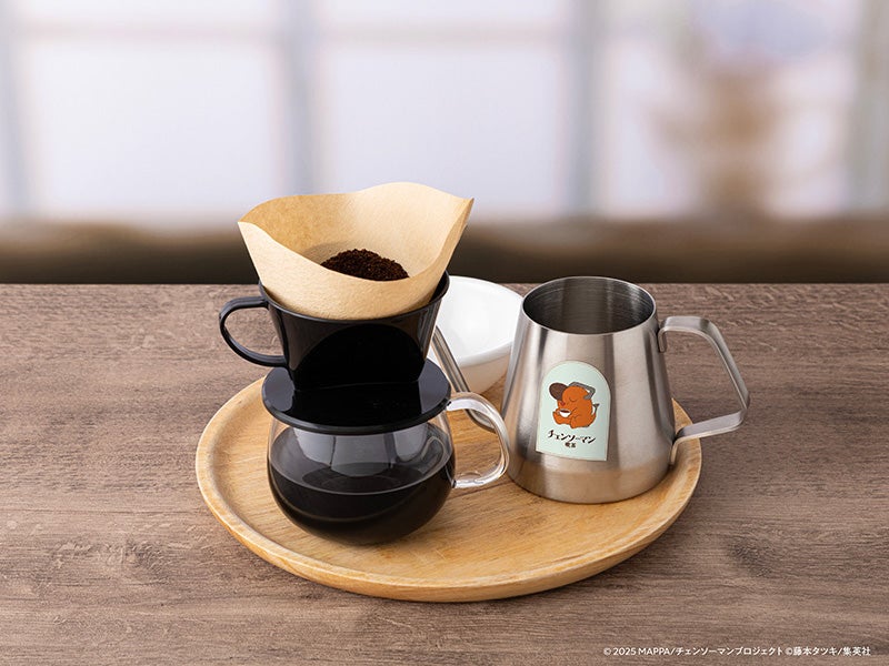 喫茶二道のコーヒー税込990円（C）2025 MAPPA／チェンソーマンプロジェクト （C）藤本タツキ／集英社
