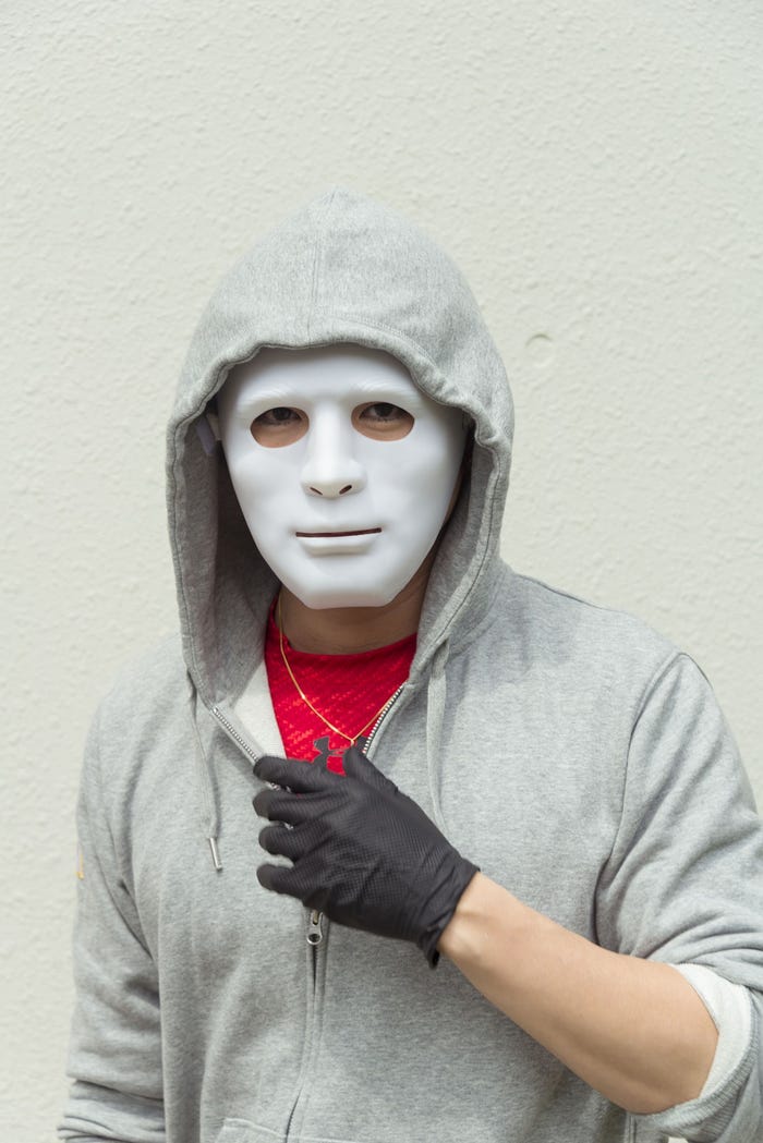 ラファエル(C)「残酷な観客達」製作委員会