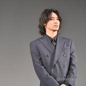 山崎賢人 ヒゲ姿 ネイビースーツで大人な雰囲気醸す Weibo Account Festival In Tokyo モデルプレス 山崎賢人 ヒゲ姿 ネイビースーツで大人な雰囲気醸す Weibo Account Festival In Tokyo モデルプレス