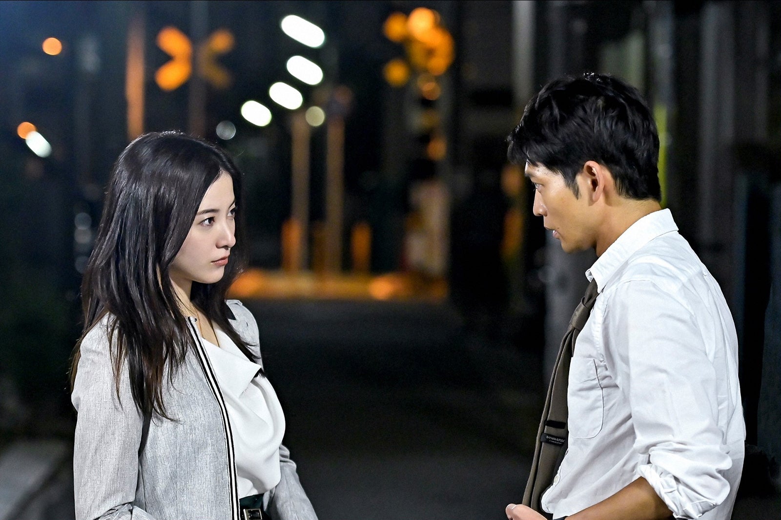 松下洸平、吉高由里子／「最愛」第2話より（C）TBS