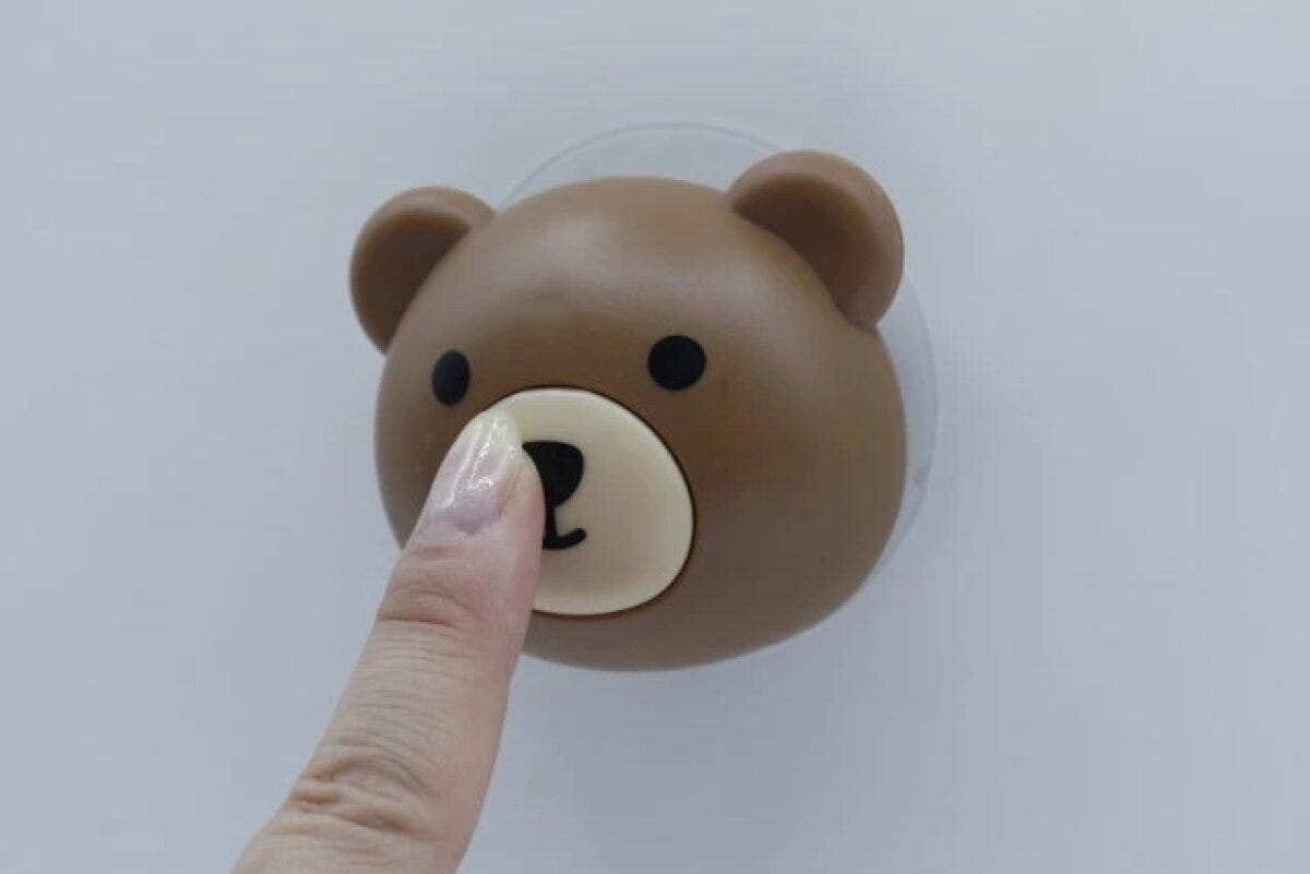 ダイソーの押すと飛び出るフック（アニマル）の使用例