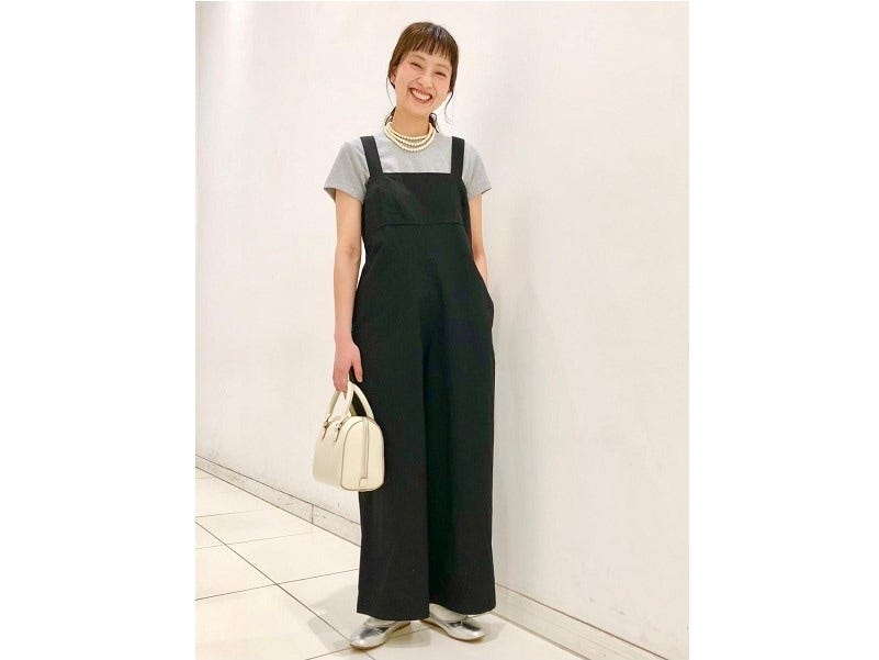 胸まわりがすっきりしたスクエアカットなのでアレンジも楽しめます 出典:StyleHint