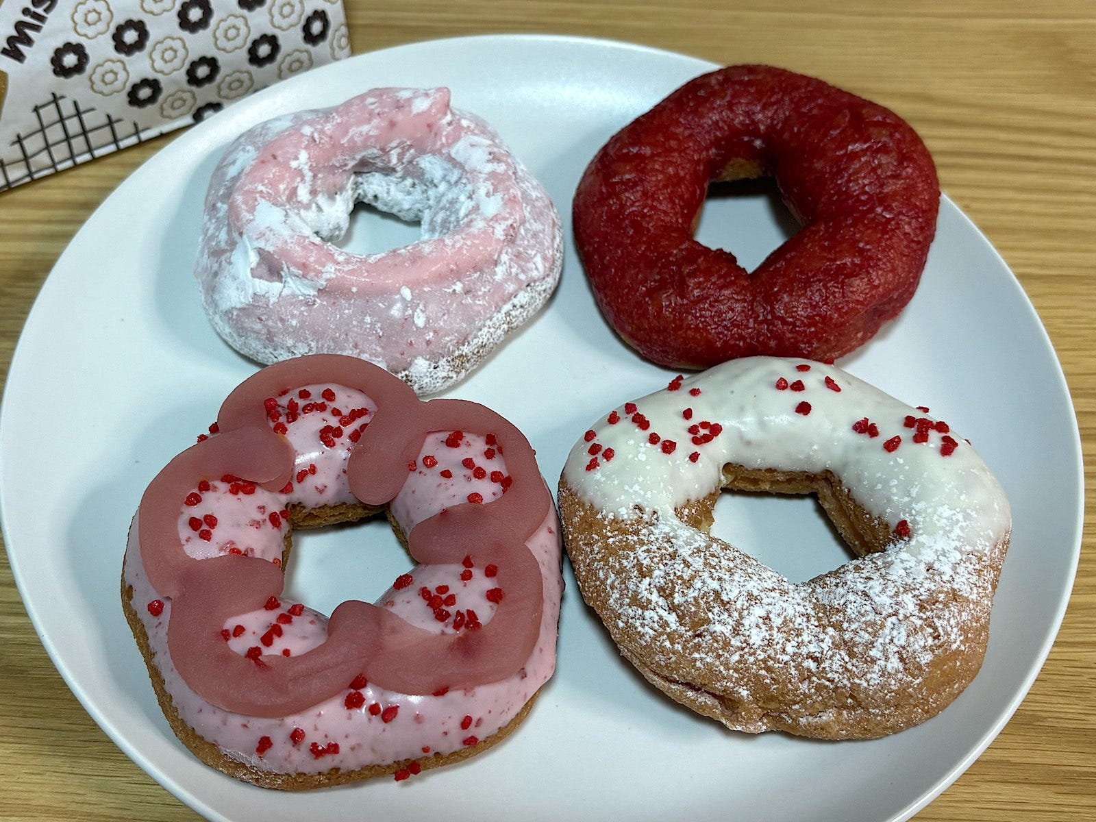 ビジュアルがかわいい!ミスド2026年春の「桜もちっとドーナツ」全4品をご紹介