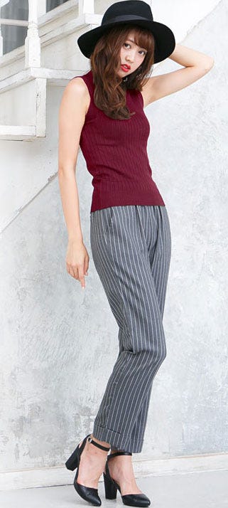 シンプルハイネックノースリーブニットトップス「神戸レタス」1490円(税込)/画像提供:神戸レタス