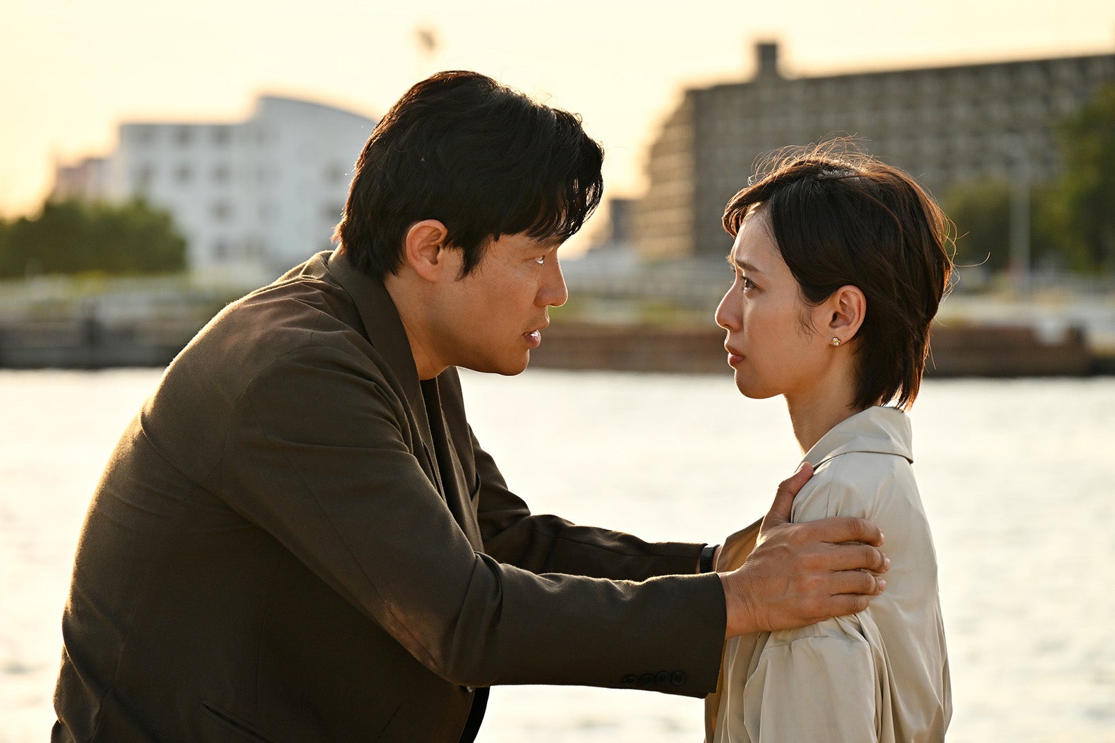 鈴木亮平、戸田恵梨香「リブート」第9話（C）TBS