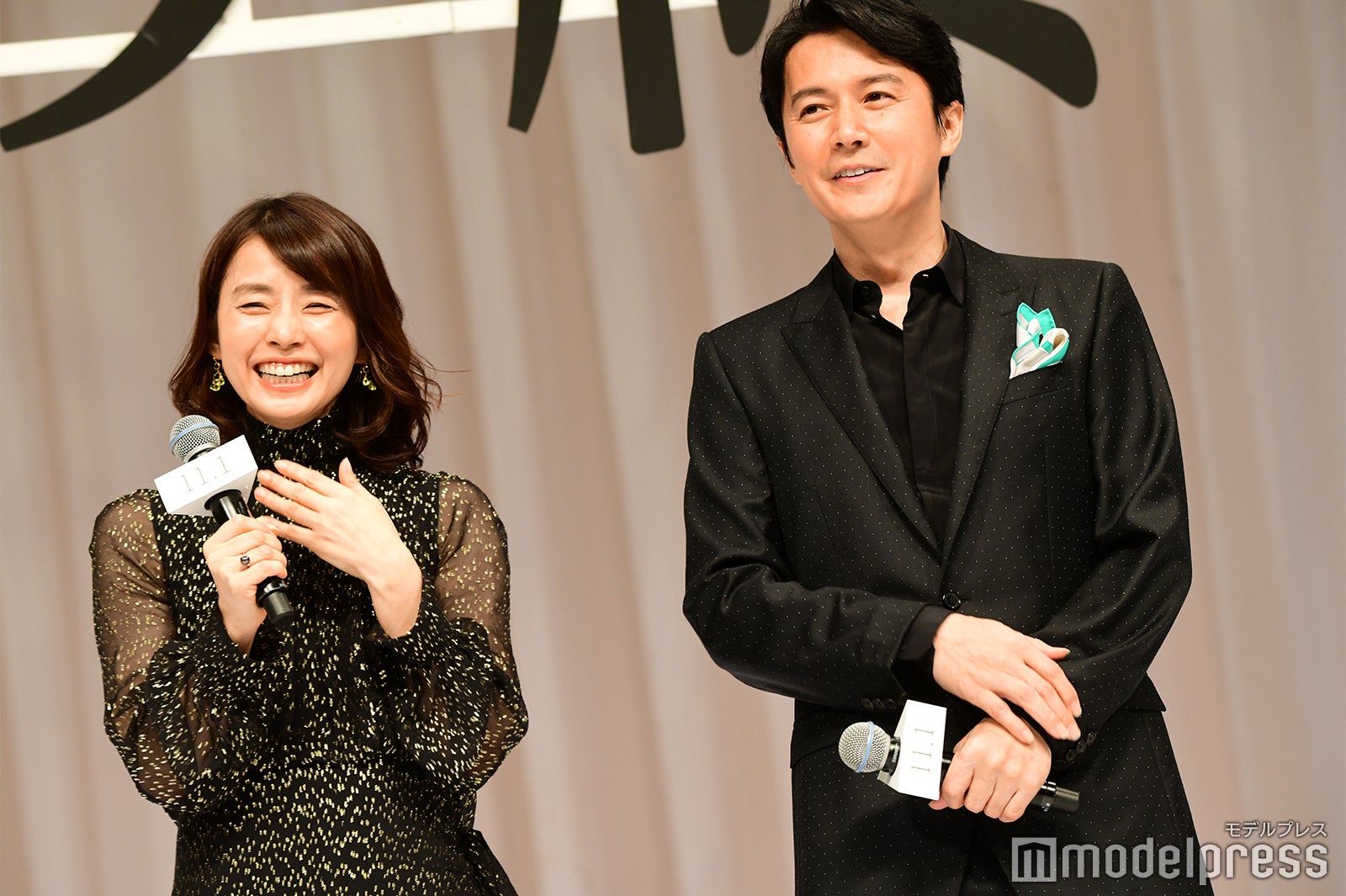 石田ゆり子、福山雅治 （C）モデルプレス