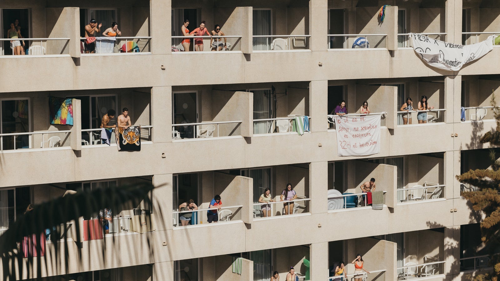 Amazon Original「卒業旅行 in マヨルカ島」（Viaje De Fin De Curso: Mallorca／スペイン）（C）Amazon MGM Studios