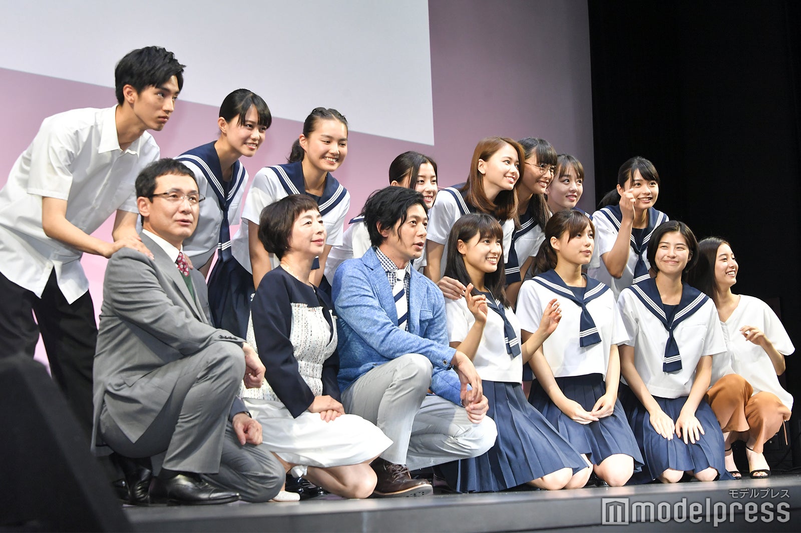 （上段左より）清水尋也、志田彩良、箭内夢菜、朝比奈彩、山本舞香、大友花恋、伊原六花、足立佳奈（下段左より）木下ほうか、阿川佐和子、オダギリジョー、土屋太鳳、石井杏奈、佐久間由衣、新木優子（C）モデルプレス